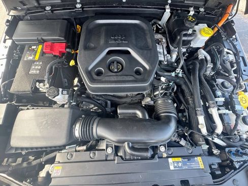 Certified 2023 Jeep Wrangler Unlimited w/ Convenience Group AWD/4WD image 32