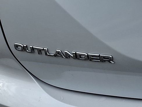 Used 2022 Mitsubishi Outlander SEL image 36
