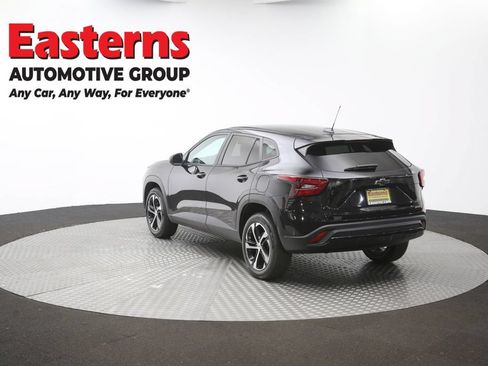 Used 2024 Chevrolet Trax RS FWD image 63