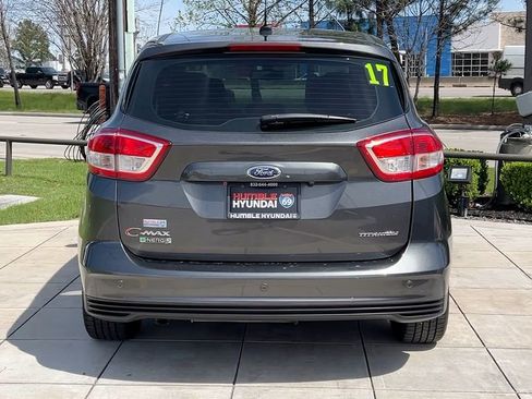 Used 2017 Ford C-MAX Energi Titanium w/ Equipment Group 501A image 19