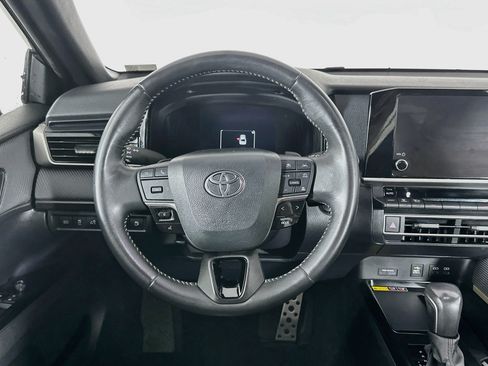 Used 2025 Toyota Camry SE FWD image 18