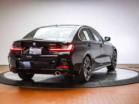 Used 2026 BMW 330i Sedan w/ Premium Package image 5