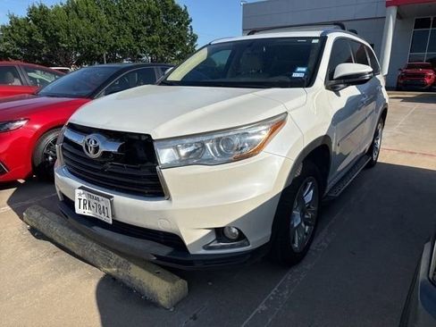 Used 2016 Toyota Highlander Limited FWD image 2