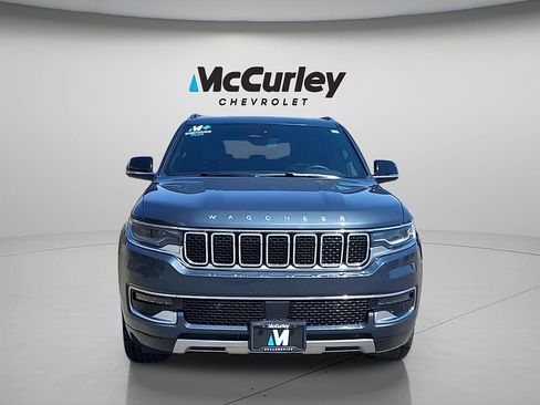 Used 2024 Jeep Wagoneer L Series II w/ Flexible Seating Group AWD/4WD image 2