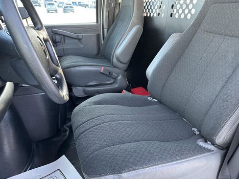 Used 2023 GMC Savana 2500 image 19