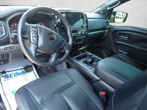 Used 2020 Nissan Titan PRO-4X w/ Pro-4x Convenience Package AWD/4WD image 9