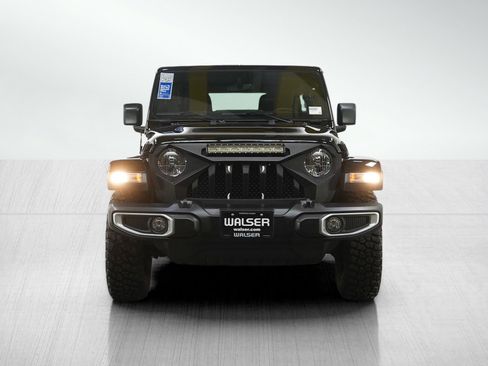 Used 2023 Jeep Wrangler Unlimited Sahara w/ Cold Weather Group AWD/4WD image 9