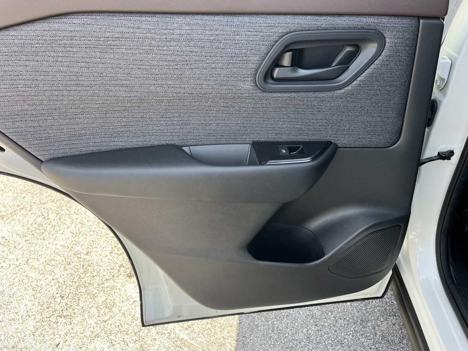 Used 2023 Nissan Rogue S FWD image 19
