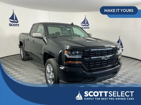 Used 2018 Chevrolet Silverado 1500 Custom w/ Custom Value Package image 1