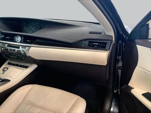 Used 2018 Lexus ES 350 w/ Luxury Package w/Wood Trim FWD image 17