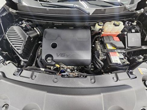 Used 2020 Chevrolet Traverse LT image 9