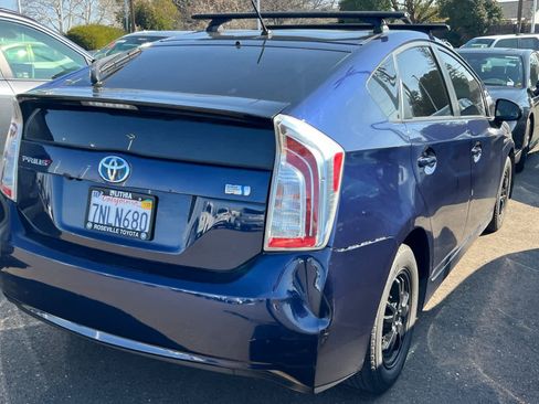 Used 2015 Toyota Prius Four image 2