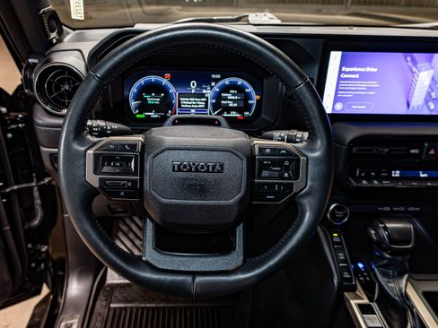 Used 2025 Toyota Land Cruiser image 18