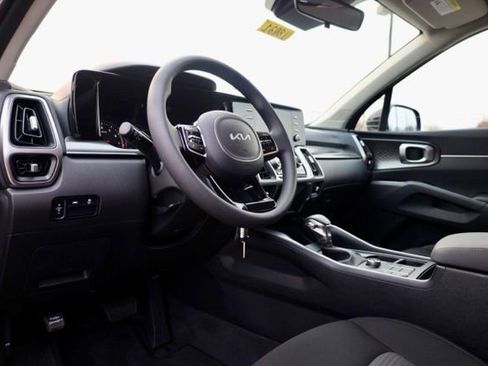Used 2022 Kia Sorento LX image 18