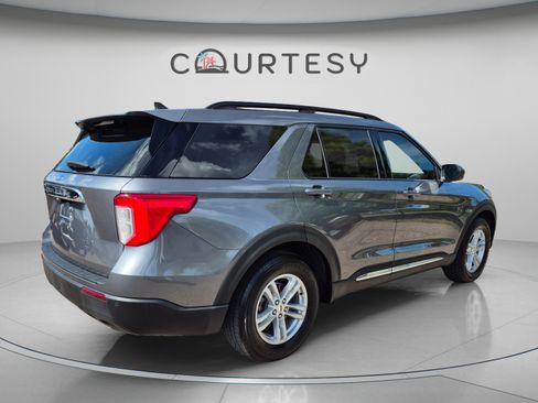 Used 2022 Ford Explorer XLT RWD image 5
