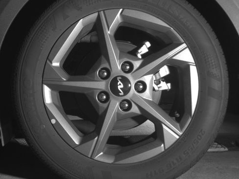 Used 2025 Kia K4 LXS FWD image 14