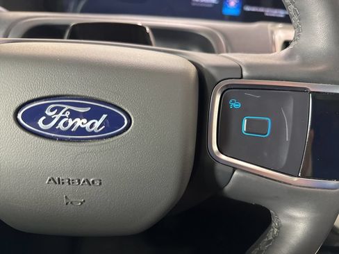 Used 2025 Ford Expedition Active AWD/4WD image 24