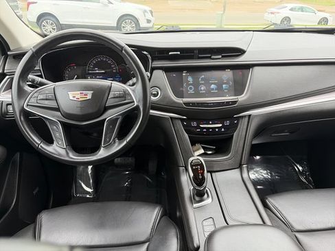 Used 2018 Cadillac XT5 Luxury w/ Driver Awareness Package AWD/4WD image 33