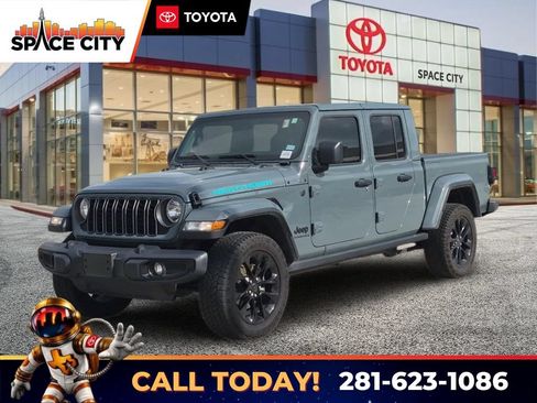 Used 2025 Jeep Gladiator Sport AWD/4WD image 1