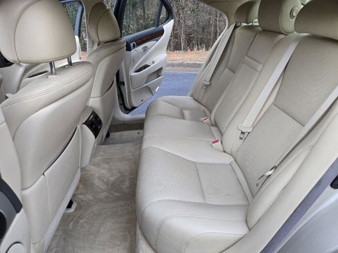 Used 2015 Lexus LS 460 w/ Comfort Package image 20