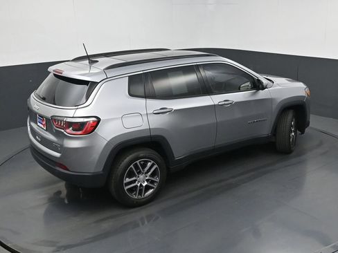 Used 2018 Jeep Compass Latitude w/ Popular Equipment Group image 32