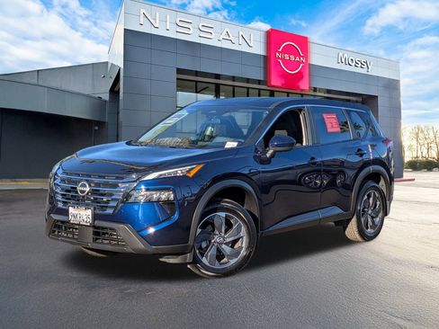 Certified 2025 Nissan Rogue SV image 1