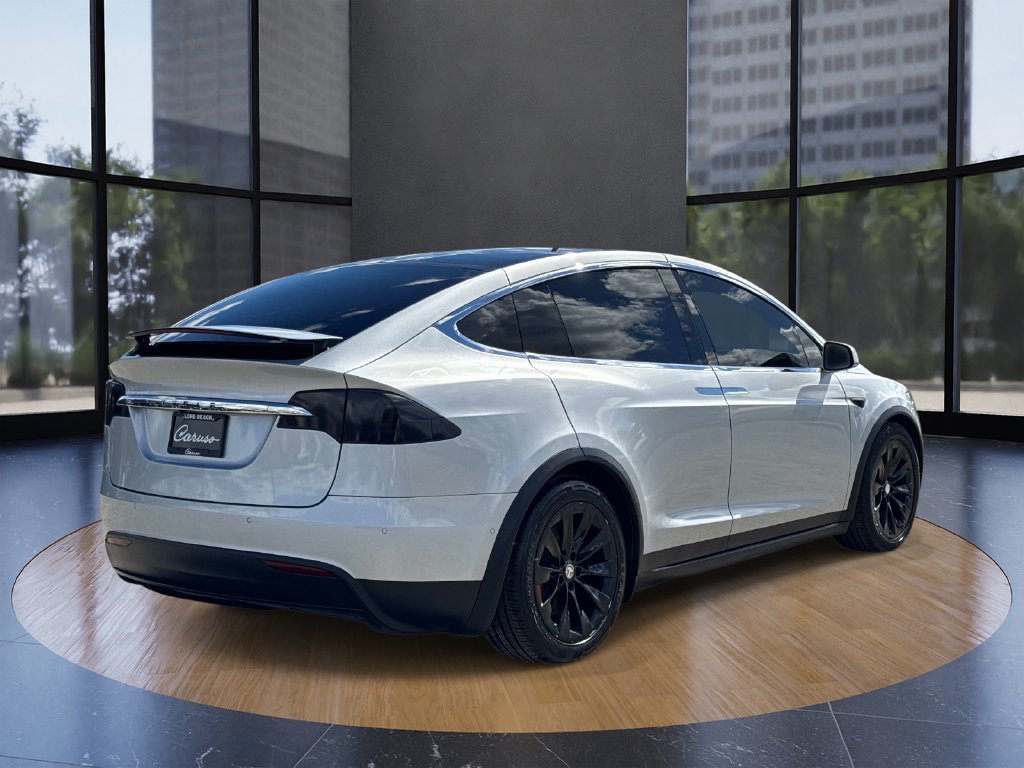 Used 2017 Tesla Model X 90D AWD/4WD image 3