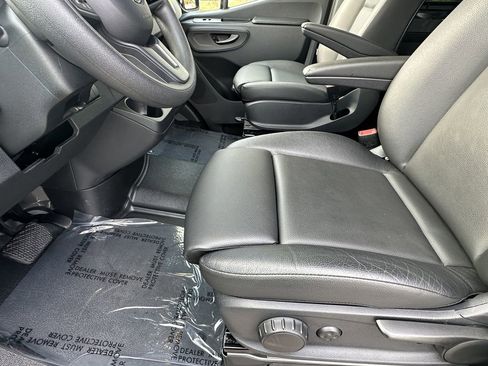 Used 2019 Mercedes-Benz Sprinter 2500 image 10