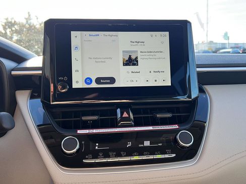 Used 2026 Toyota Corolla Cross L image 18