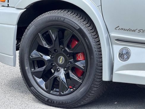 Used 2025 Chevrolet Express 2500 Extended w/ Driver Convenience Package RWD image 8