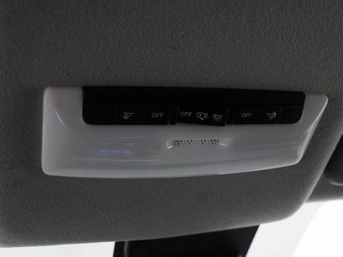 Used 2025 Nissan Versa S w/ Trunk Package FWD image 34