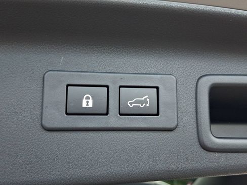 Used 2025 Subaru Forester Premium AWD/4WD image 29