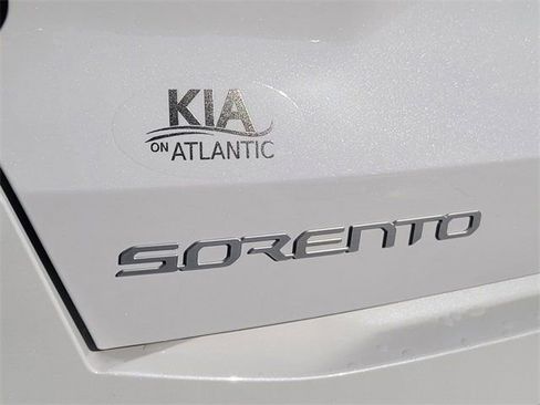 New 2025 Kia Sorento S w/ Panoramic Sunroof Package image 11