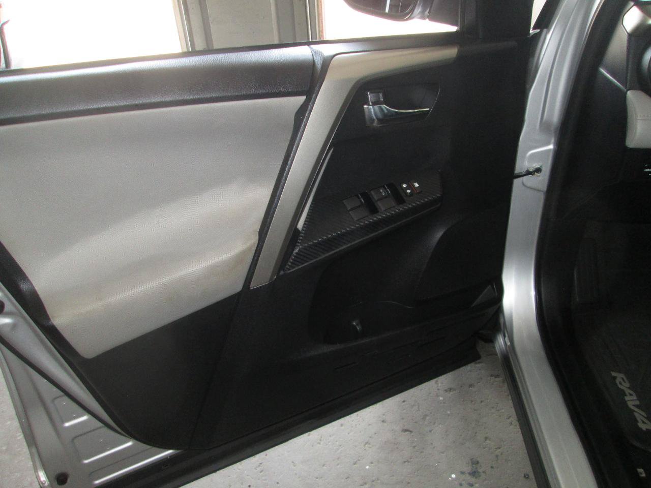 Used 2014 Toyota RAV4 XLE AWD/4WD image 11