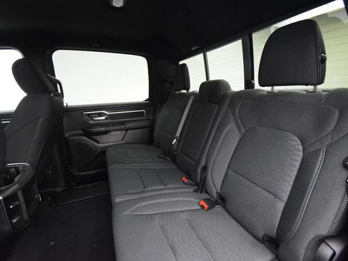 New 2026 RAM 1500 4x4 Crew Cab image 36