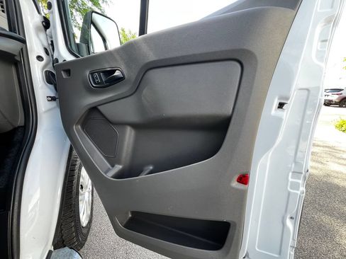 Used 2025 Ford Transit 250 Low Roof w/ Exterior Upgrade Package RWD image 27