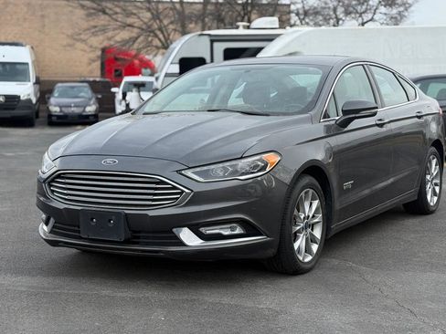 Used 2017 Ford Fusion Energi SE image 3