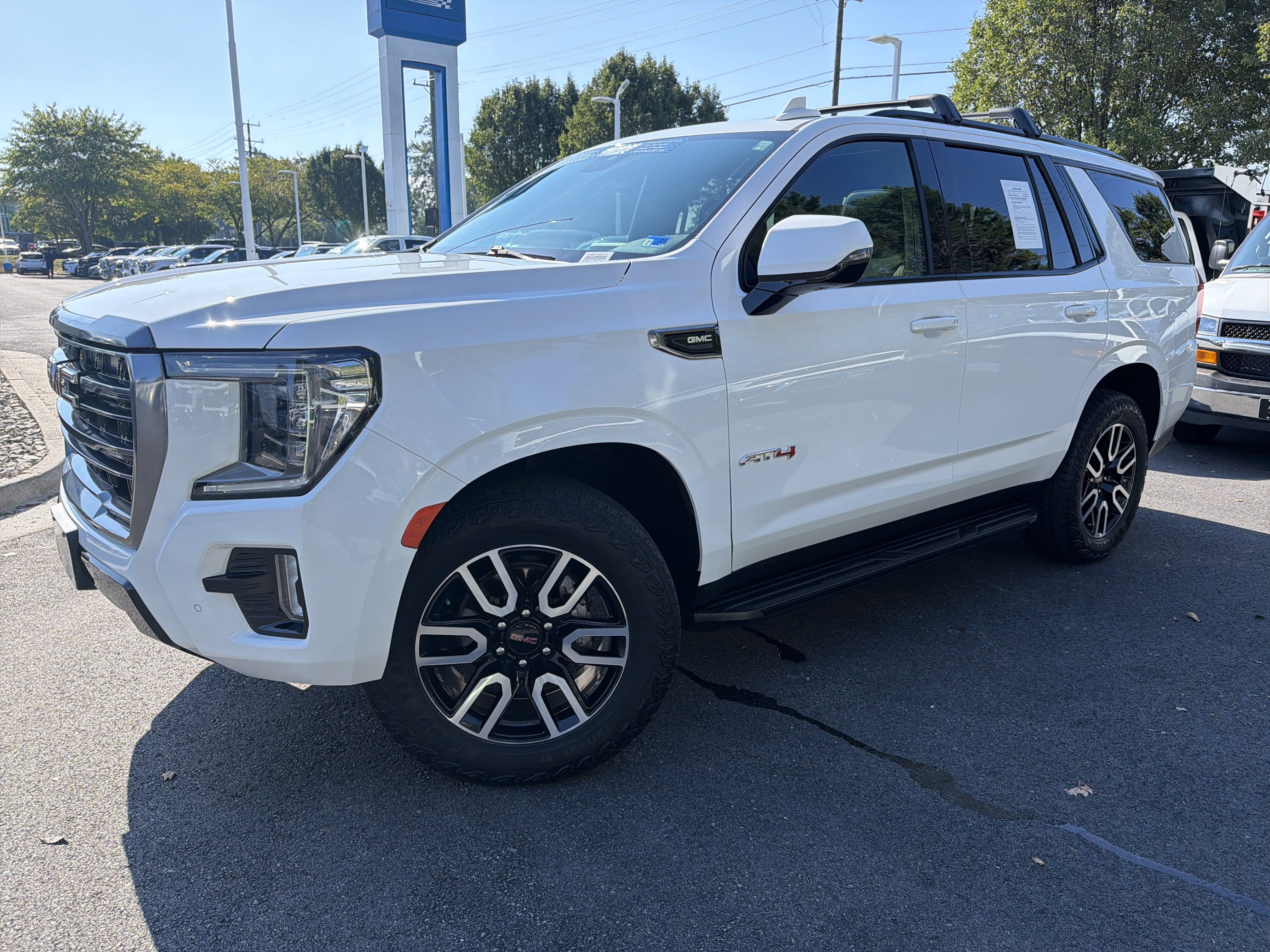 Used 2024 GMC Yukon AT4 AWD/4WD image 5
