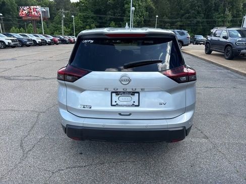 Used 2024 Nissan Rogue SV FWD image 6