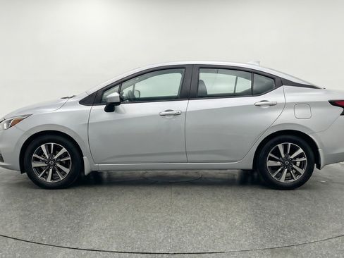 Used 2025 Nissan Versa SV FWD image 5