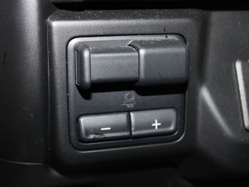 Used 2022 Chevrolet Silverado 1500 LTZ AWD/4WD image 47