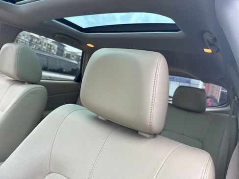 Used 2010 Nissan Murano LE w/ Navigation Pkg FWD image 2