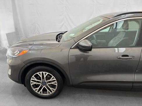 Used 2020 Ford Escape SEL AWD/4WD image 3