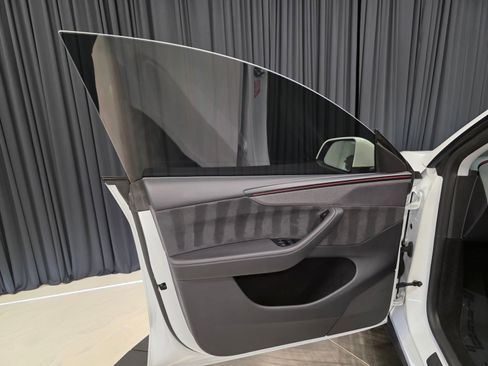 Used 2026 Tesla Model Y Long Range image 16