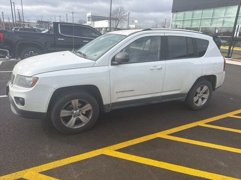 Used 2014 Jeep Compass Sport image 22