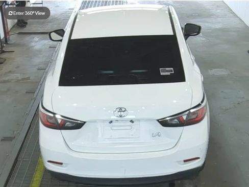 Used 2017 Toyota Yaris iA FWD image 3