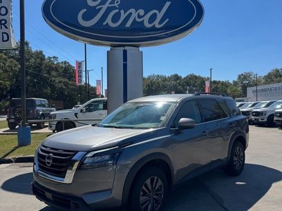 Used 2024 Nissan Pathfinder SV