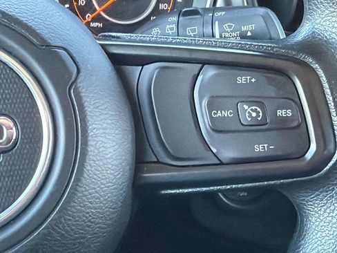 Used 2018 Jeep Wrangler Unlimited Sport image 10