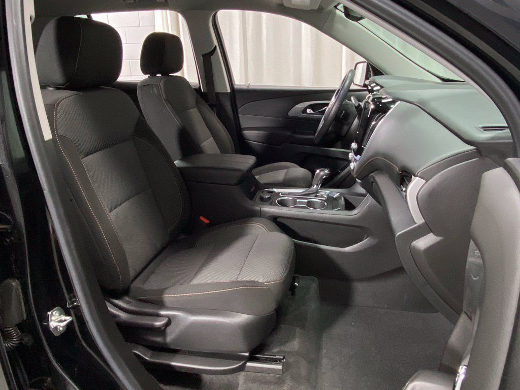 Used 2020 Chevrolet Traverse LT w/ LPO, Floor Liner Package AWD/4WD image 31