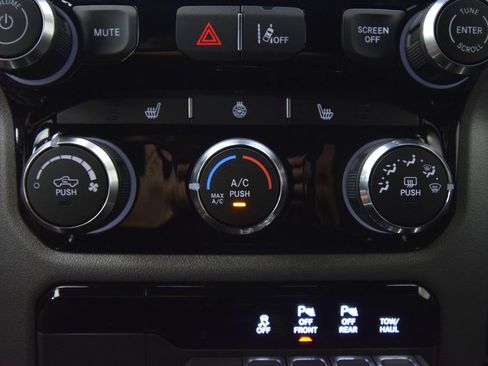Used 2025 RAM 1500 Big Horn AWD/4WD image 33